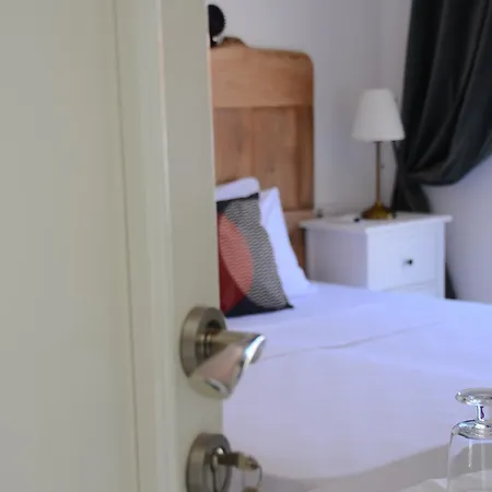 Bed & Breakfast 4 Kapi Butik Alaçatı